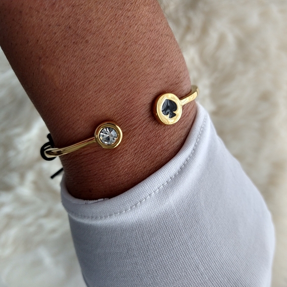 🥂Kate Spade New York Spot The Black Spade Golden Bangle Bracelet NWT 🥂 - Picture 9 of 13
